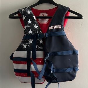Defiance, Unisex Universal Stars and Stripes Adult Life Vest